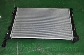 Фото 2 - Радиатор охлаждения двигателя PARTS-MALL PXNDA-130 (PXNDA130)
