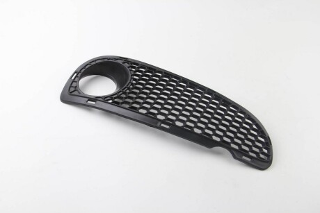 Решітка в бампер CHERY QQ JAGGI ПР.+отв.п/тум. - PROFIT 1504 992-P