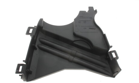 Кришка двигуна (передня) Megane 1.5 dCi 03-15 (ГРМ) - ((135611020R, 135613805R, 135614168R, 135633653R, 135635510R)) RENAULT 135613805R