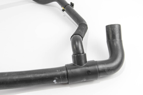 Фото 2 - Патрубок системи охолодження RENAULT 215036265R