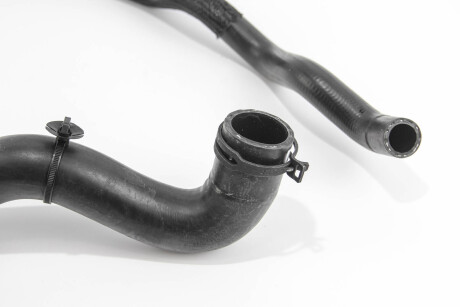 Фото 3 - Патрубок системи охолодження RENAULT 215036265R