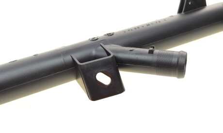 Фото 3 - Патрубок системи охолодження RENAULT 8200134513