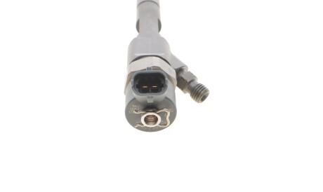 Фото 3 - Форсунка паливна RENAULT 8200238528