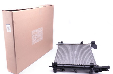 Радіатор охолодження KANGOO - RENAULT 8200418327