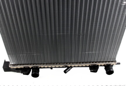Фото 2 - Радиатор охлаждения двигателя RENAULT 8200455801