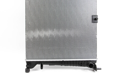 Фото 3 - Радіатор охолодження RENAULT 8200465488