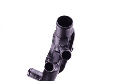 Фото 3 - Патрубок системи охолодження RENAULT 8200557908