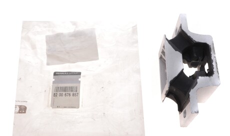 Фото 2 - Подушка двигателя RENAULT 8200676857