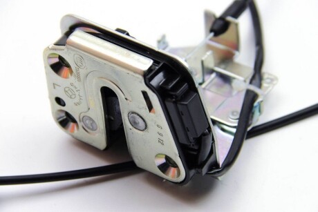 Замок дверей лівий, задній Master III (10-) - RENAULT 825030012R