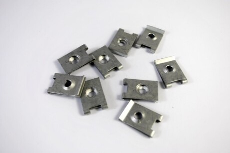 Монтажна пластина (застосування: багато застосувань бампер захист двигуна нижній, кількість штук в упаковці: 10 шт) AUDI BMW FORD MERCEDES SEAT SKODA VW OPEL ASTRA F, CALIBRA 04.88-07.03 - ROMIX ROM 14202