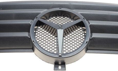 Фото 8 - Решітка радіатора ROTWEISS RW88046