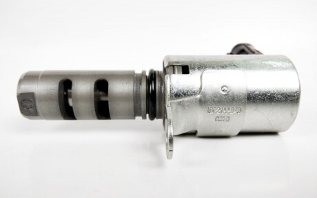 Фото 2 - Автозапчасть SUBARU 10921AA040