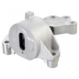 Подушка двигуна Fiat Doblo 1.4/1.4T 10- - (95510467, 684381, 51892723) SWAG 33102217