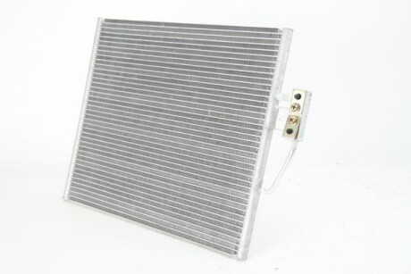 Радіатор кондиціонера - THERMOTEC KTT110257