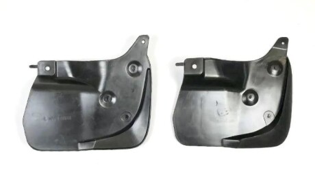 Брызговик передний LX-570 - TOYOTA 7662160160