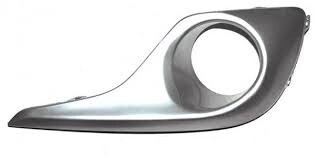 Крышка бампера переднего под противотуманный фонарь правый - TOYOTA 8148148110