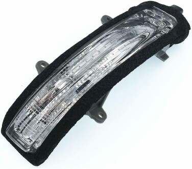 Указатель поворота правого зеркала - TOYOTA 8173060120