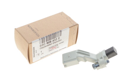 Фото 2 - Датчик коленвала VAG 03C906433E