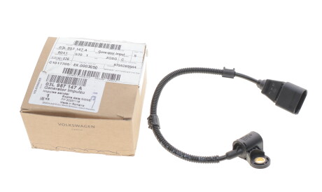 Фото 2 - Датчик распредвала VAG 03L957147A