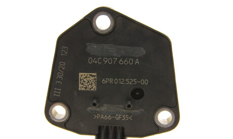 Фото 2 - Датчик керування двигуном VAG 04C907660A