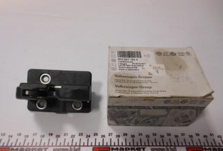 Фото 2 - Автозапчастина VAG 2K0827162A