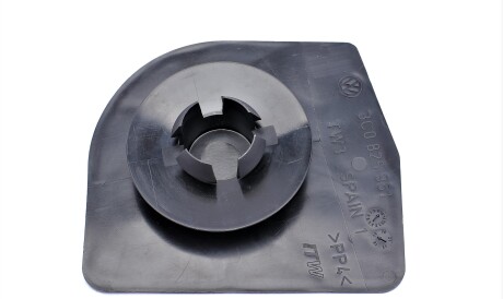 Фото 3 - Автозапчасть VAG 3C0825961