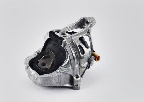 Опора ДВС правая VW Touareg 3.0TFSI (18-), Audi A6 A7 Q7 3.0TFSI (19-) - (4M0199372J, 4M0199372FE) VAG 4M0199372FE