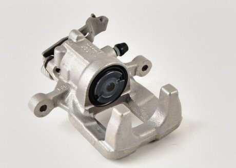 Суппорт тормозной прав. VW Golf (12-13), Jetta (09-14), Passat (13-15)/Audi A3 (09-13)/Skoda Superb (09-15), Yeti - ((5K0615424X, 5K0615424)) VAG 5K0615424