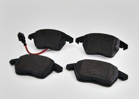Колодки тормозные перед (компл) VW/Audi/Skoda/Seat (2004-) - VAG 5K0698151