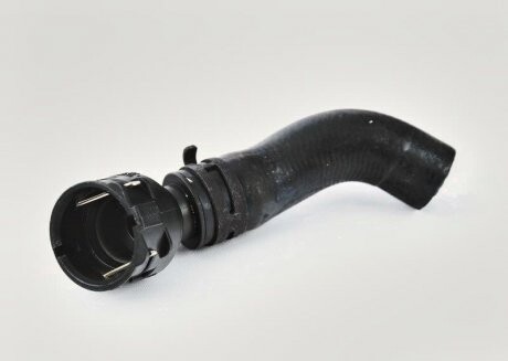 Патрубок водяного охолодження - VAG 5Q0122058B