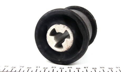 Фото 3 - Сайлентблок рычага VAG 7H0501131A