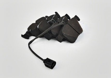 Колодки тормозные дисковые - VAG 8V0698451K