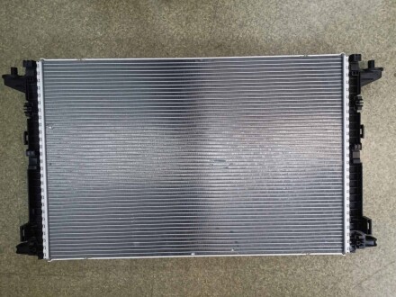 Фото 2 - Автозапчастина VAG 8W0121251AKREF