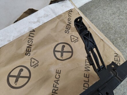 Фото 2 - Автозапчастина VAG 8W6807771DREF