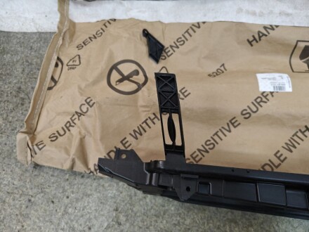 Фото 3 - Автозапчастина VAG 8W6807771DREF