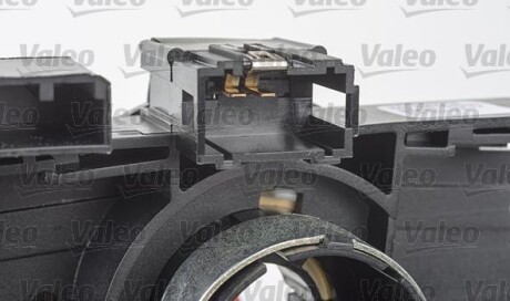 Фото 3 - Рулевая рейка и крепление Valeo 251643