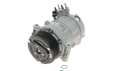 Компресор кондиціонера Land Rover Defender/Discovery/Range Rover 04- - Valeo 690023