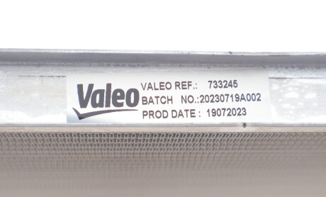 Фото 3 - Радиатор охлаждения двигателя Valeo 733245