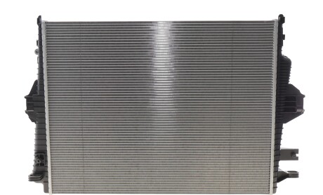 Фото 4 - Радиатор охлаждения двигателя Valeo 733287