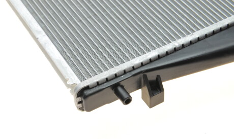 Фото 3 - Радиатор охлаждения двигателя Valeo 735050