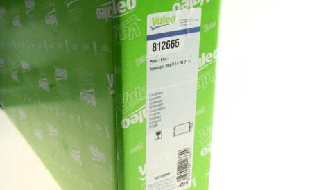 Фото 2 - Радіатор кондиціонера Valeo 812665