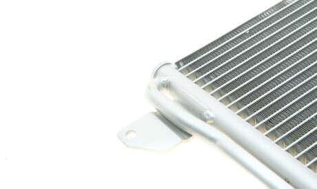 Фото 3 - Радіатор кондиціонера Valeo 812665