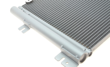 Фото 5 - Радіатор кондиціонера Valeo 812704