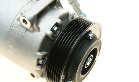 Фото 2 - Компресор кондиціонера Valeo 813160