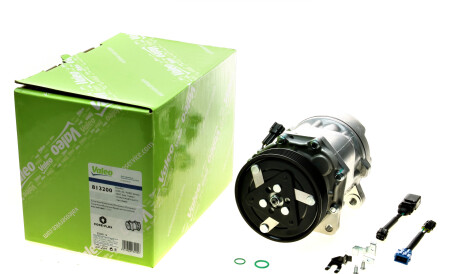 Компресор кондиціонера - (ym2h16d629aa, 1111419, 7m0820805b) Valeo 813200