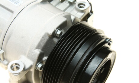 Фото 2 - Компрессор кондиционера Valeo 813415