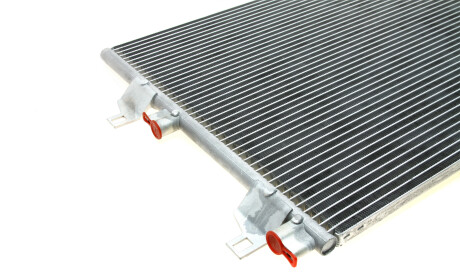 Фото 4 - Радиатор кондиционера Valeo 814007