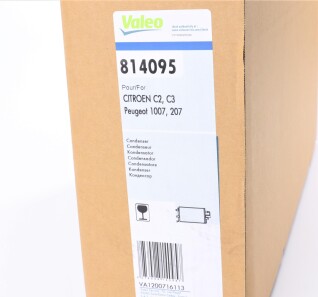 Фото 2 - Радиатор кондиционера Valeo 814095
