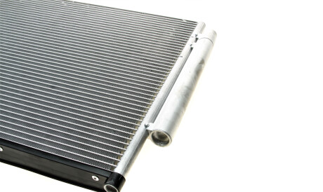 Фото 3 - Радіатор кондиціонера Valeo 814166