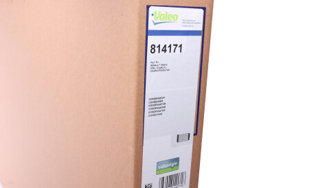 Фото 2 - Радиатор кондиционера Valeo 814171